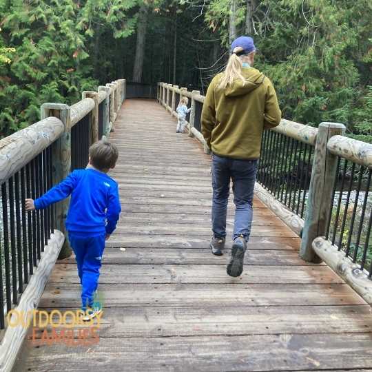 20 Ways to Motivate Kids on a Hike